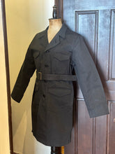 Load image into Gallery viewer, BLD035 TWILL COAT &quot;BLACK&quot;

