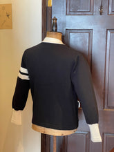 Load image into Gallery viewer, BLD108 BUTTON STRIPE CARDIGAN
