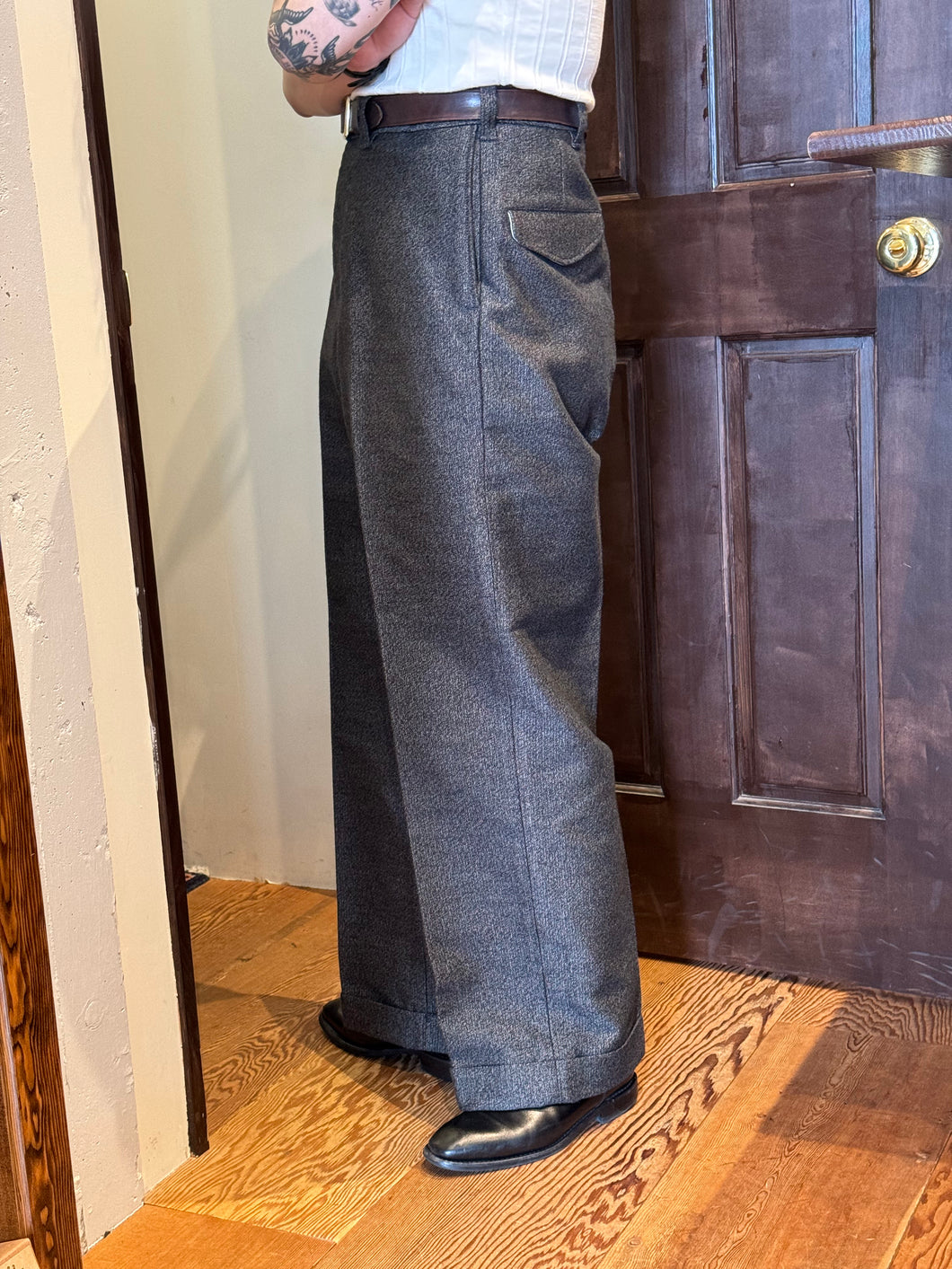 BLD134 CORD TROUSERS