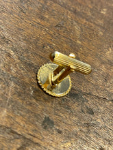 Load image into Gallery viewer, BLD064 CUFF LINKS &quot;GOLD&quot;
